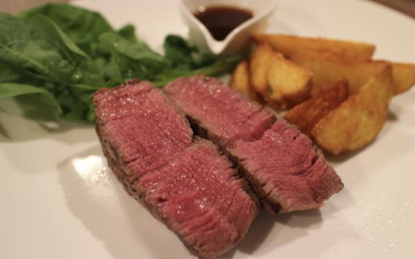 レストランレビュー ラステイクス (Rusteaks ）