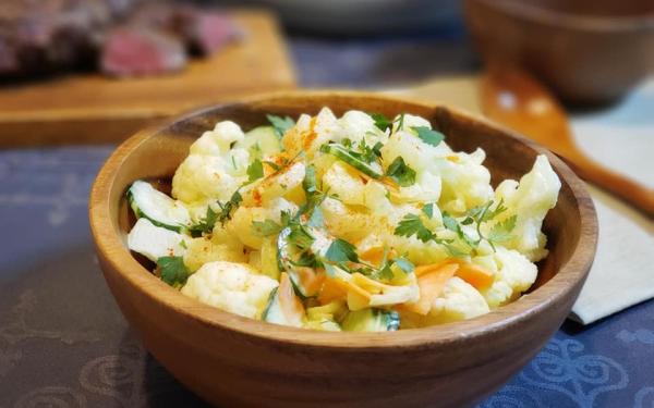 ポテトサラダ風カリフラワーのサラダ