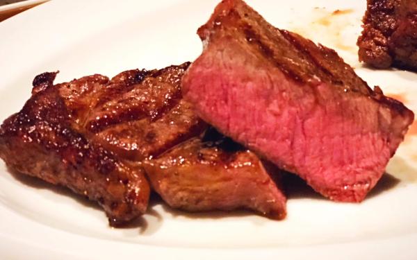 The Meat Locker Cellar&Grill（ザ ミートロッカー セラーアンドグリル）